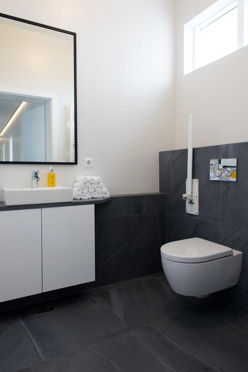 Graystone Guesthouse Sandgerði Екстериор снимка