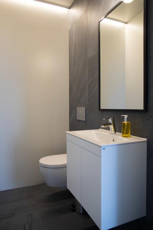 Graystone Guesthouse Sandgerði Екстериор снимка